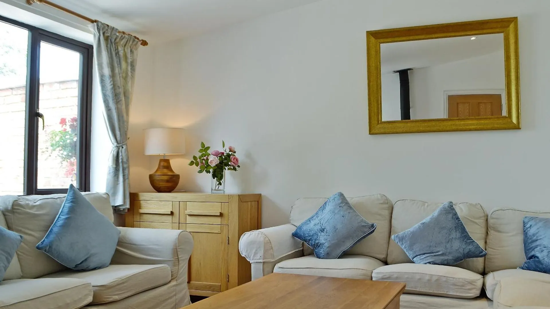 The Cottage Cheltenham 0*,  United Kingdom